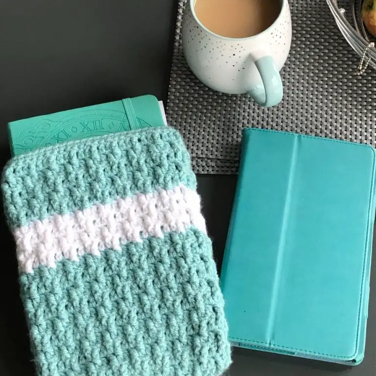 Easy Crochet Book Cover pattern – Marian Bay Book Cover