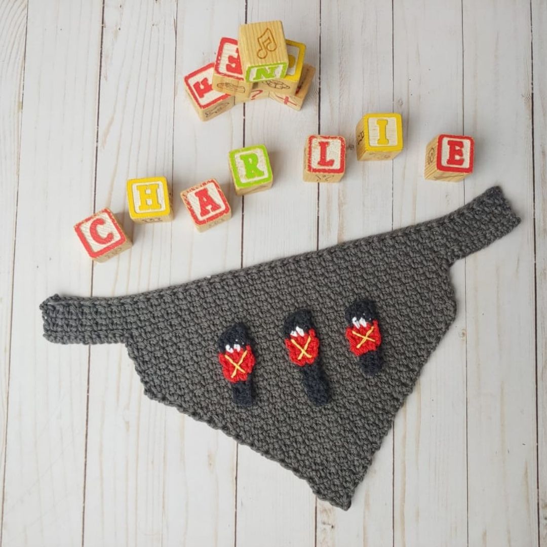 Easy bandana bib pattern
