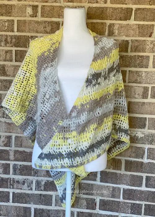 Free crochet shawl pattern - Maggie Shawl by Pam's Cozy Corner