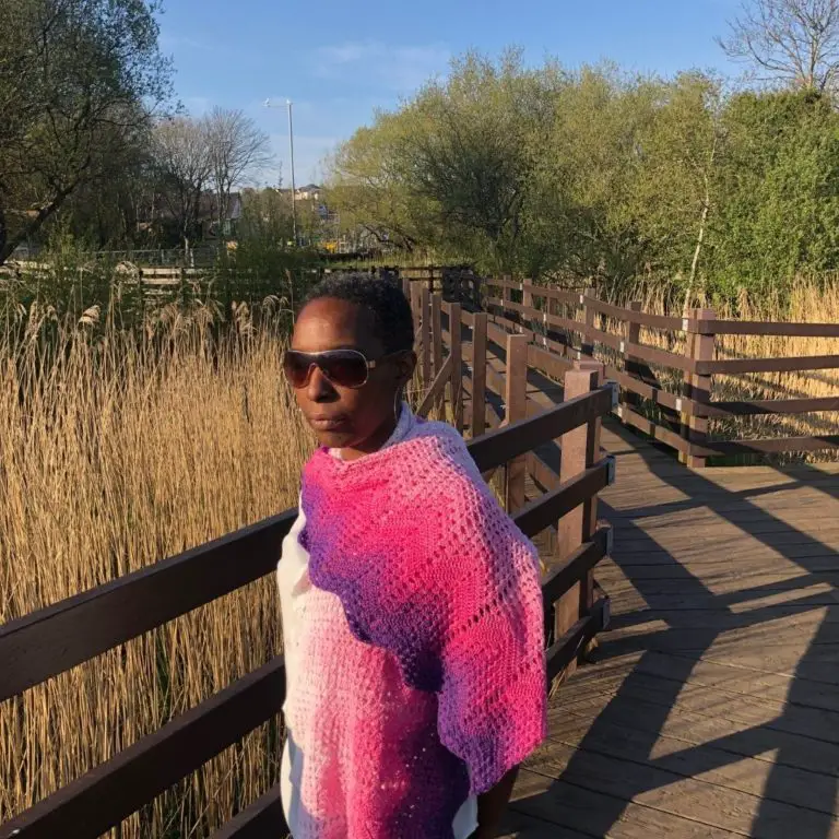 Easy crochet granny chevron shawl pattern, Sweet Pea