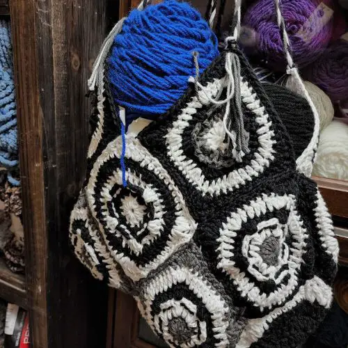 Ilea Harmony Handbag Granny square handbag pattern