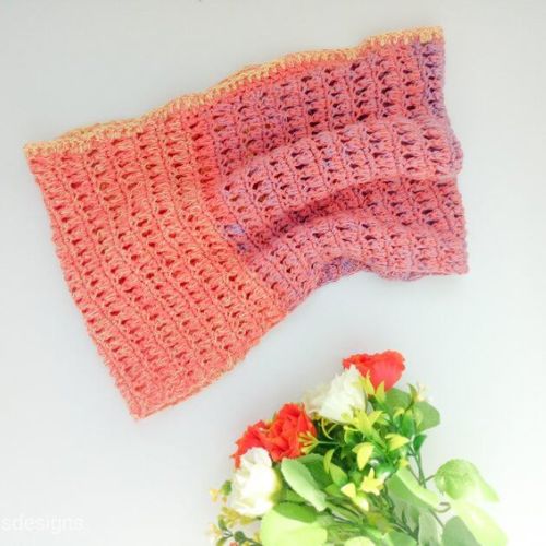 Easy One Skein Crochet Cowl Projects